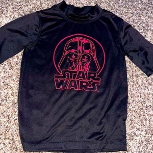 Boys size small under armor material Star Wars shirt